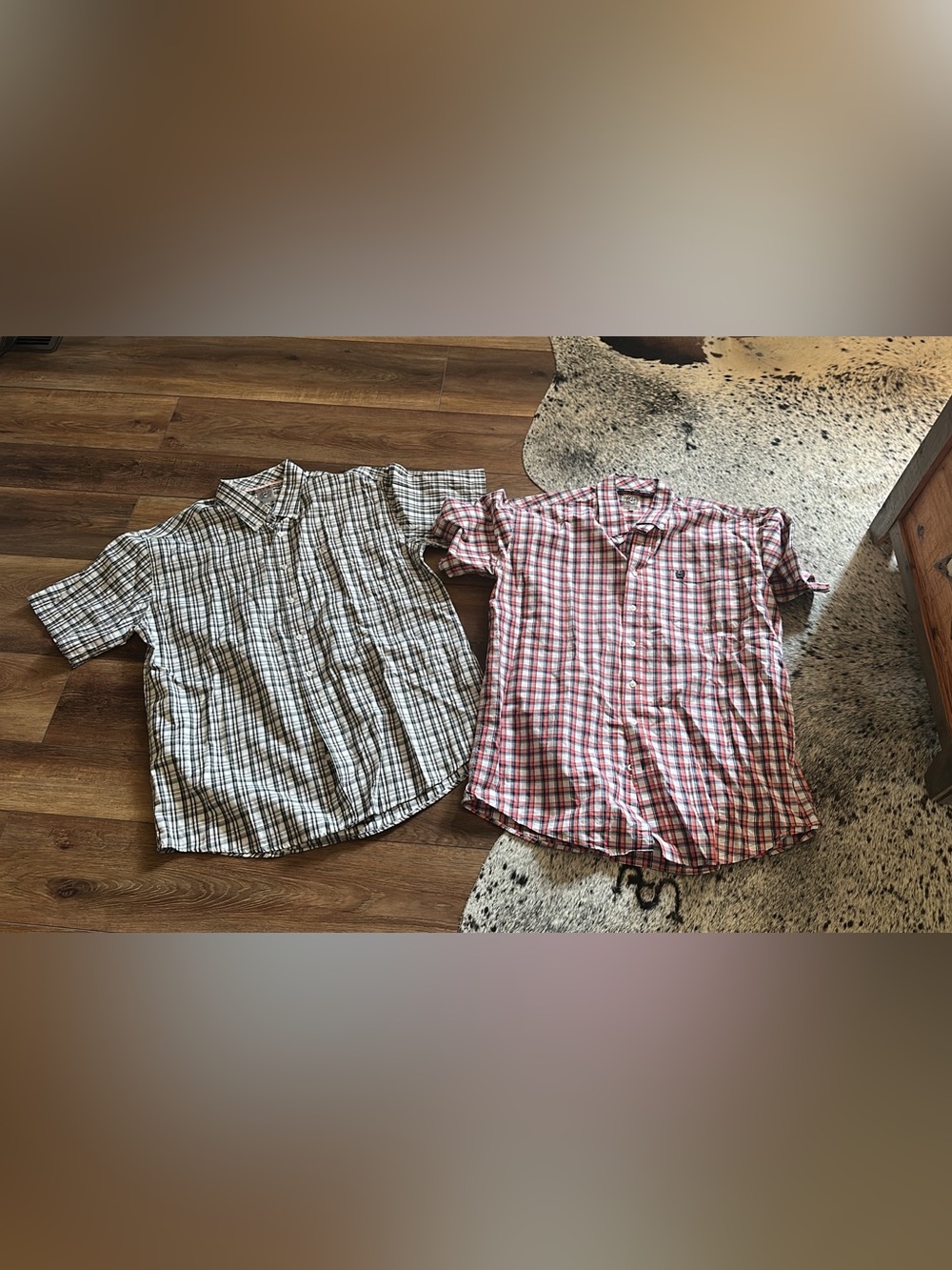 Mens Cinch and Ariat size Large- 3 shirts